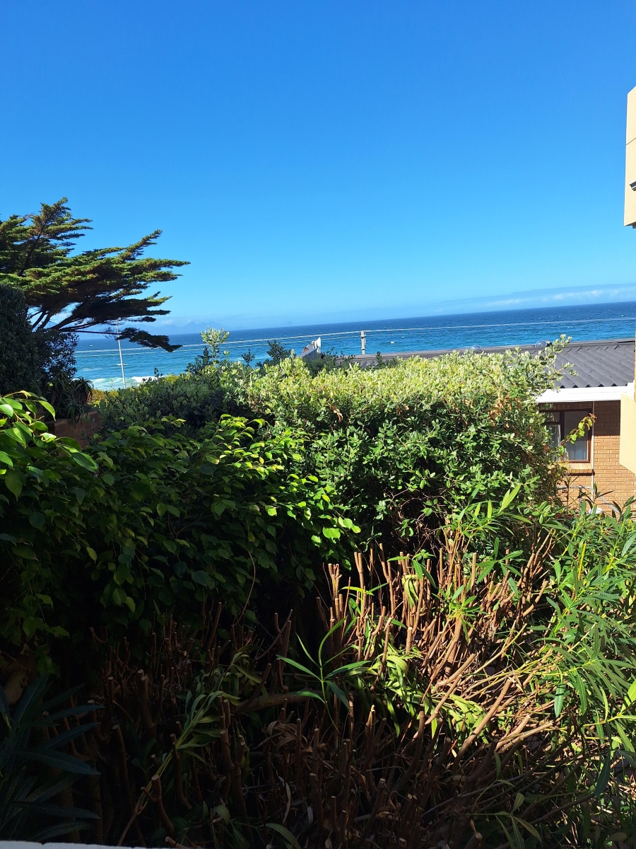 To Let 2 Bedroom Property for Rent in St James Western Cape